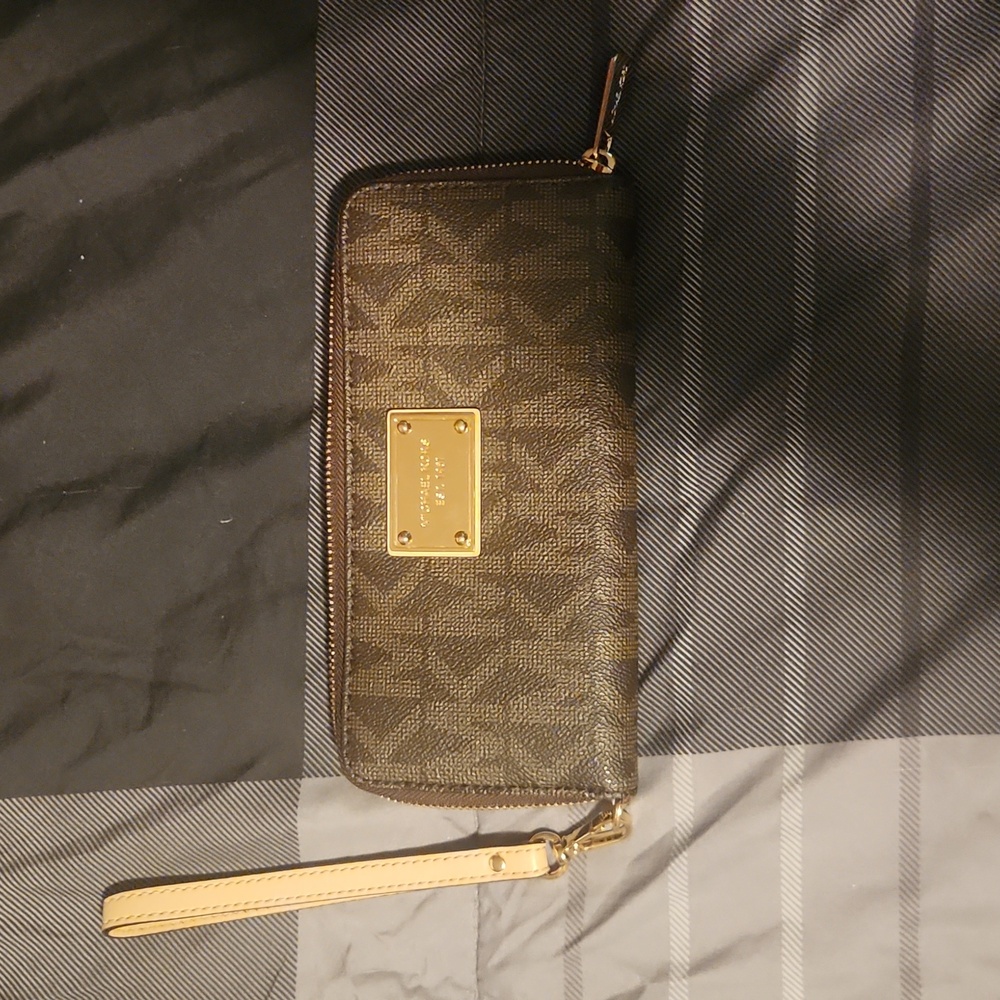 Michael Kors clutch